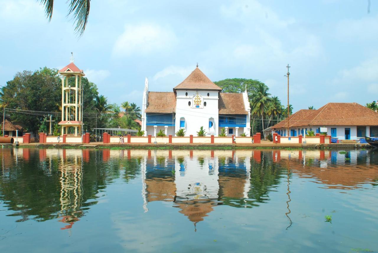 Triveny River Palace Hotel Alappuzha Exterior foto
