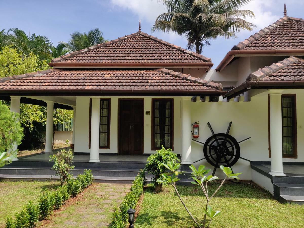 Triveny River Palace Hotel Alappuzha Exterior foto