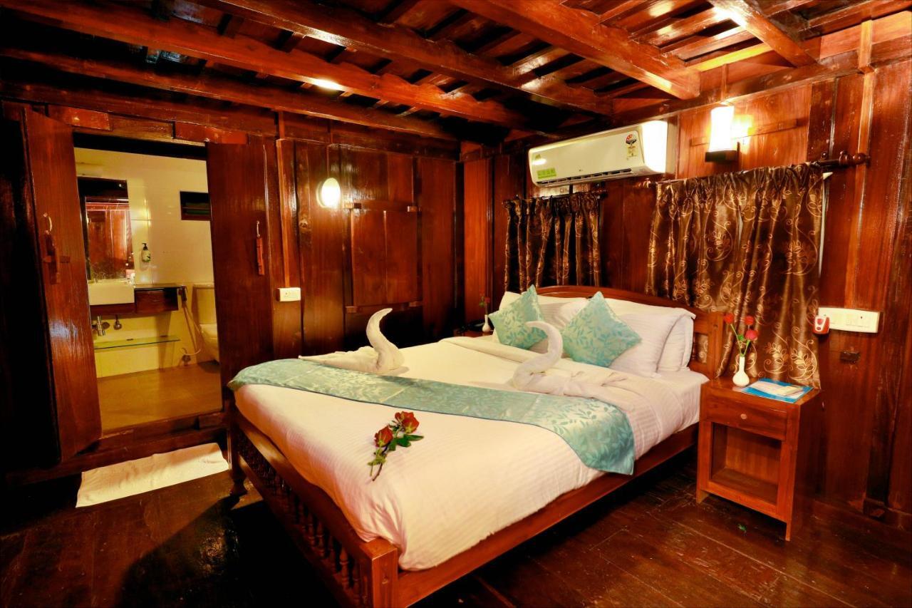 Triveny River Palace Hotel Alappuzha Exterior foto