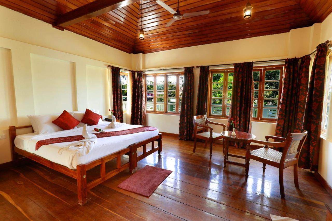 Triveny River Palace Hotel Alappuzha Exterior foto
